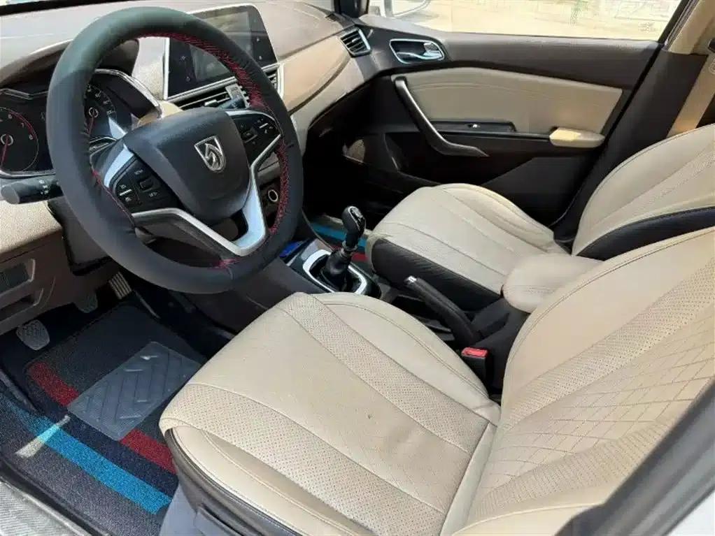 Baojun 310W 2017 1.5L Manual Fashion Edition (National V Emission Standard) — миниатюра 3