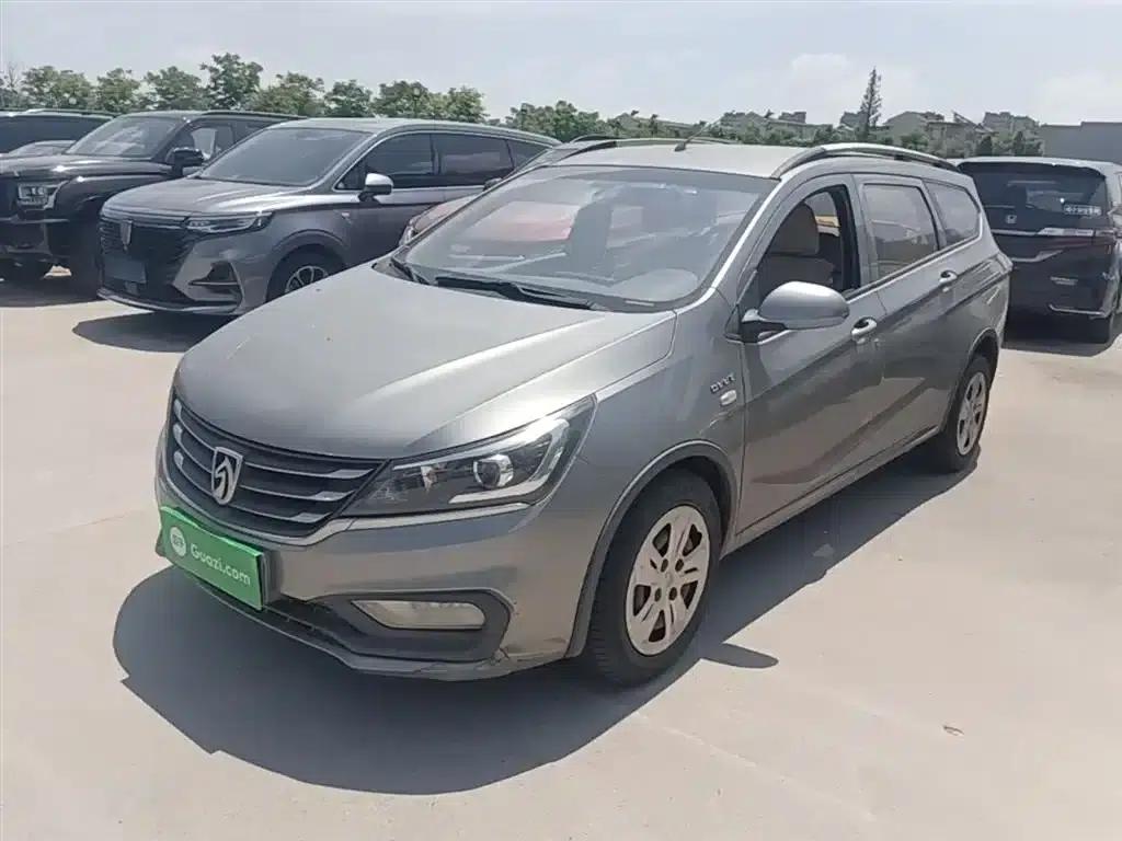 Baojun 310W 2017 1.5L Manual Comfort Model (National V Emission Standard) — миниатюра 2