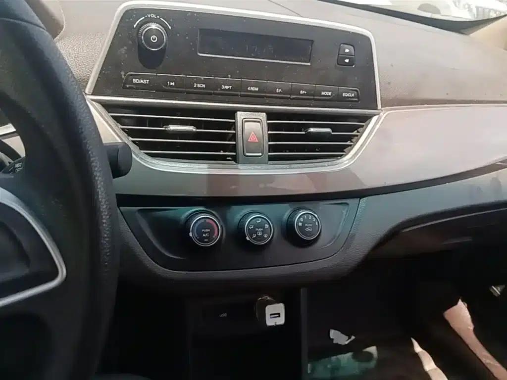 Baojun 310W 2017 1.5L Manual Comfort Model (National V Emission Standard) — миниатюра 13