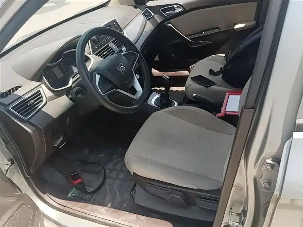 Baojun 310W 2017 1.5L Manual Comfort Model (National V Emission Standard) — миниатюра 15