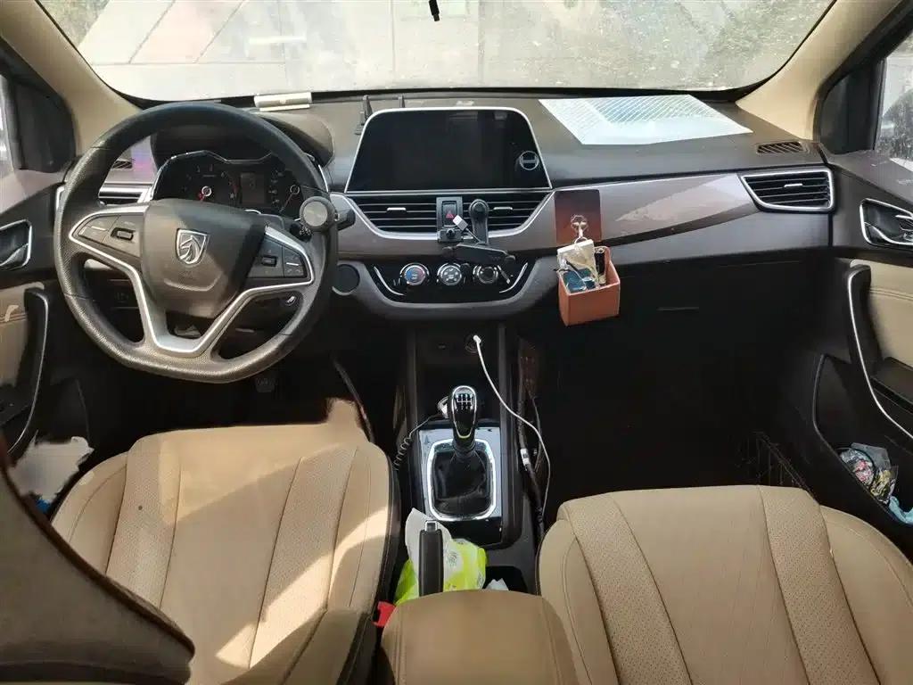 Baojun 310W 2017 1.5L Manual Fashion Edition (National V Emission Standard) — миниатюра 13