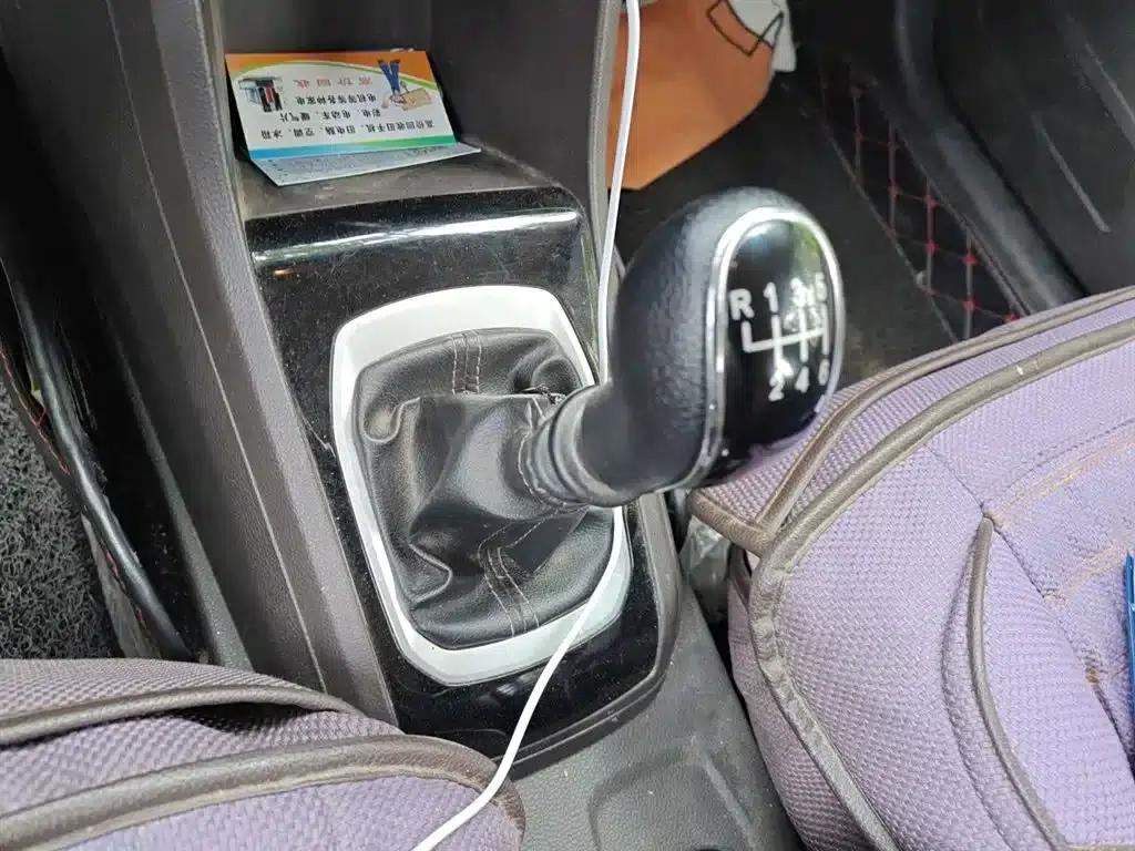 Baojun 310W 2017 1.5L Manual Comfort Model (National VI Emission Standard) — миниатюра 11
