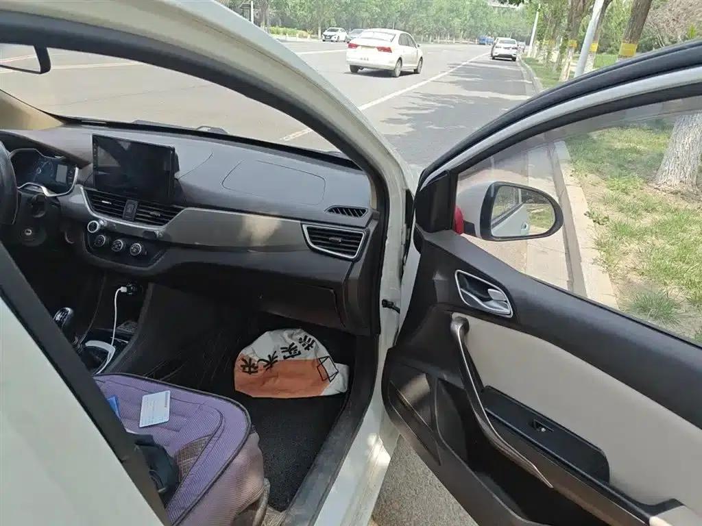 Baojun 310W 2017 1.5L Manual Comfort Model (National VI Emission Standard) — миниатюра 22