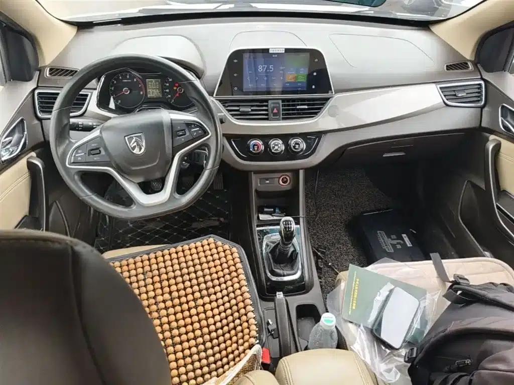 Baojun 310W 2017 1.5L Manual Fashion Edition (National V Emission Standard) — миниатюра 16