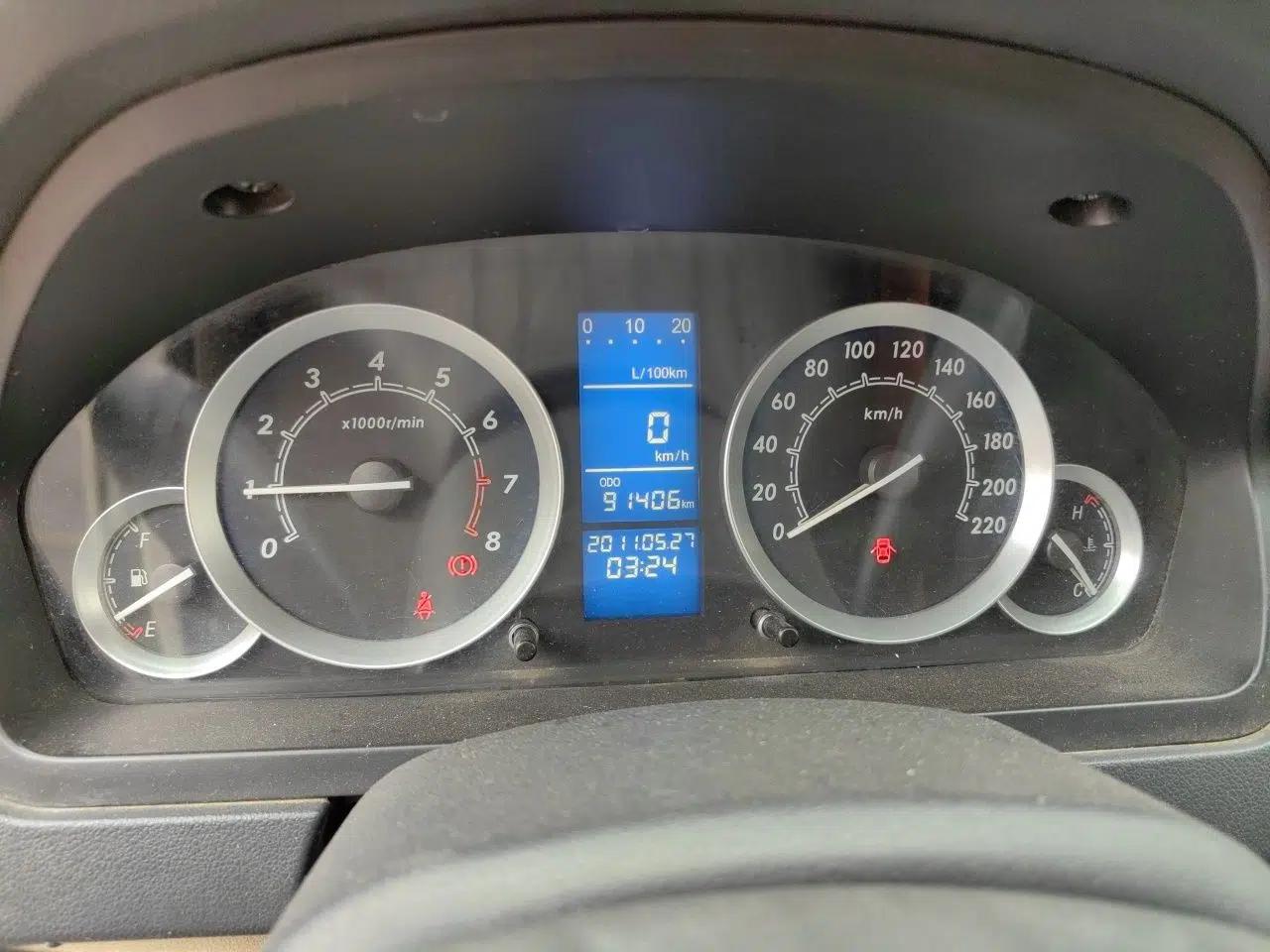 BAIC E Series 2013 Sedan 1.5L Manual Lotte Edition — миниатюра 12