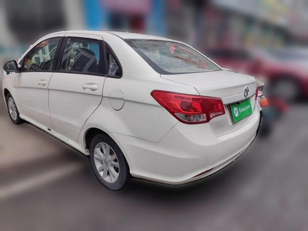 BAIC E Series 2013 Sedan 1.5L Manual Lotte Edition — миниатюра 4