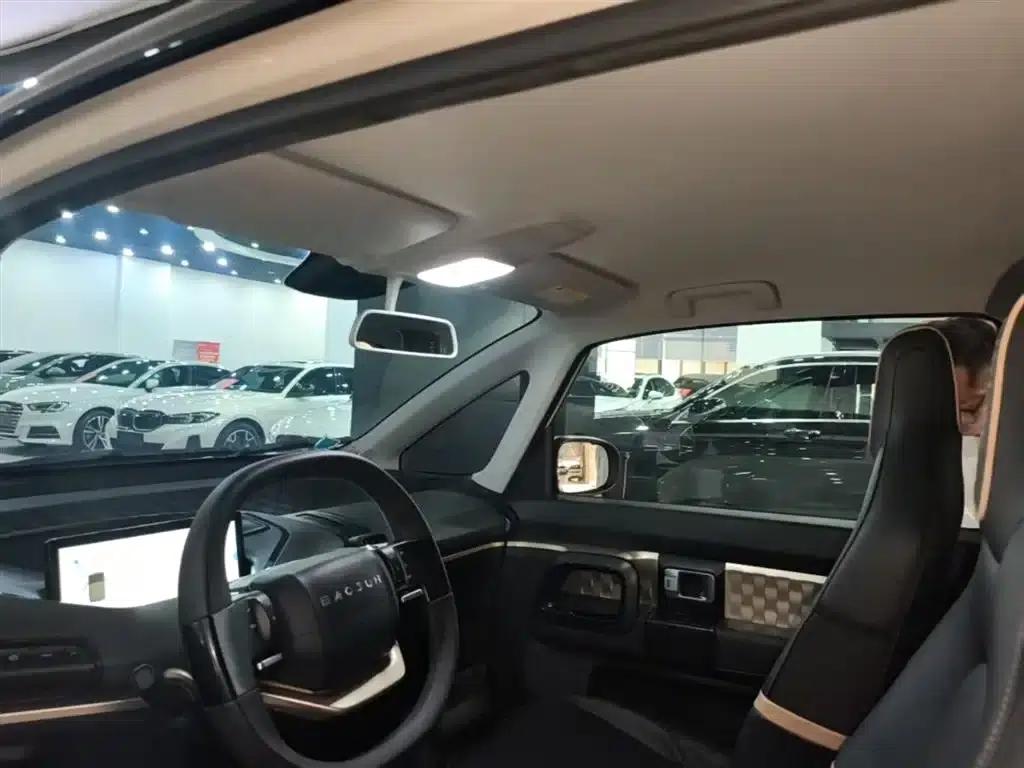Baojun KiWi EV 2021 Artist Edition Ternary Lithium — миниатюра 18