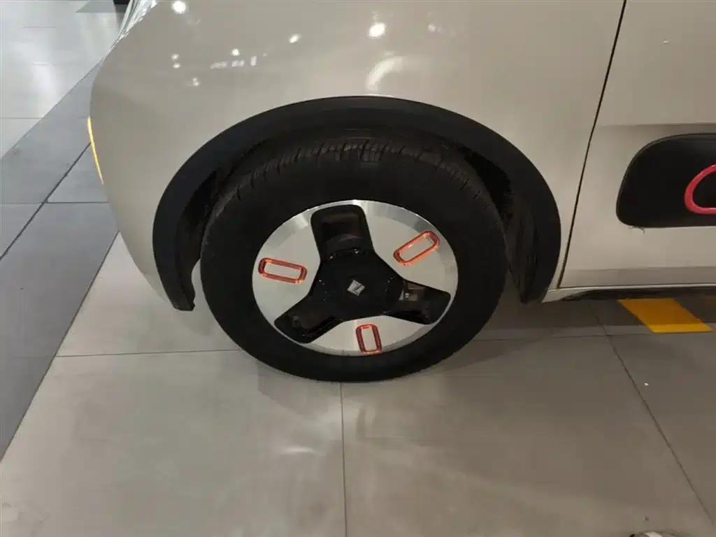 Baojun KiWi EV 2021 Artist Edition Ternary Lithium — миниатюра 23