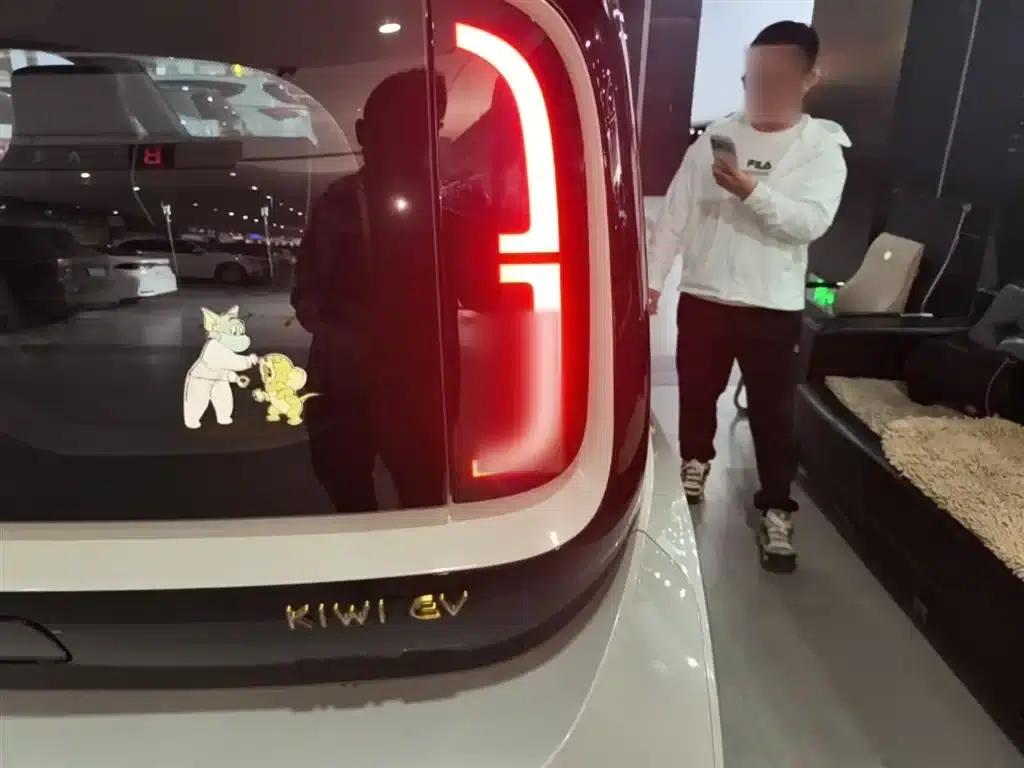 Baojun KiWi EV 2021 Artist Edition Ternary Lithium — миниатюра 8