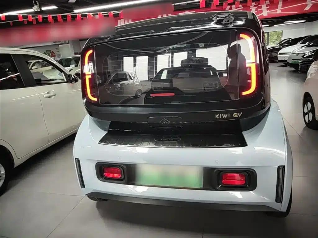 Baojun KiWi EV 2021 Artist Edition Ternary Lithium — миниатюра 6