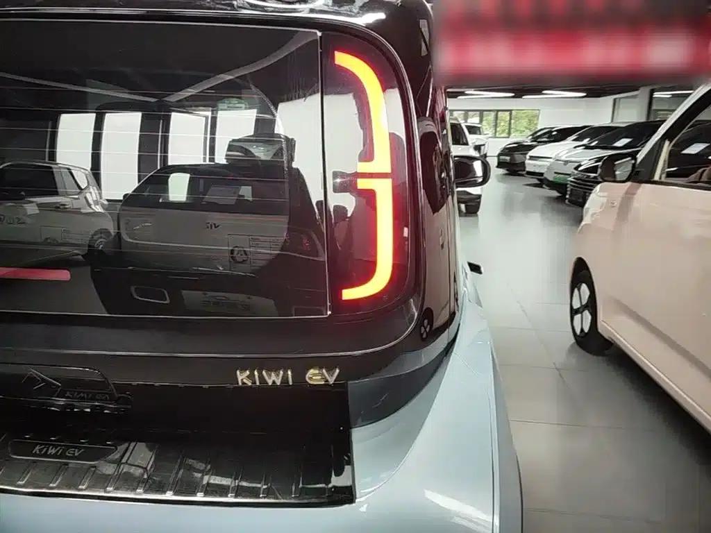 Baojun KiWi EV 2021 Artist Edition Ternary Lithium — миниатюра 8