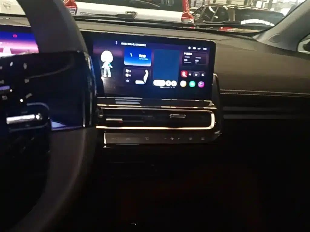 Baojun KiWi EV 2023 Smart Luxury Edition (Lithium Iron Phosphate) — миниатюра 13