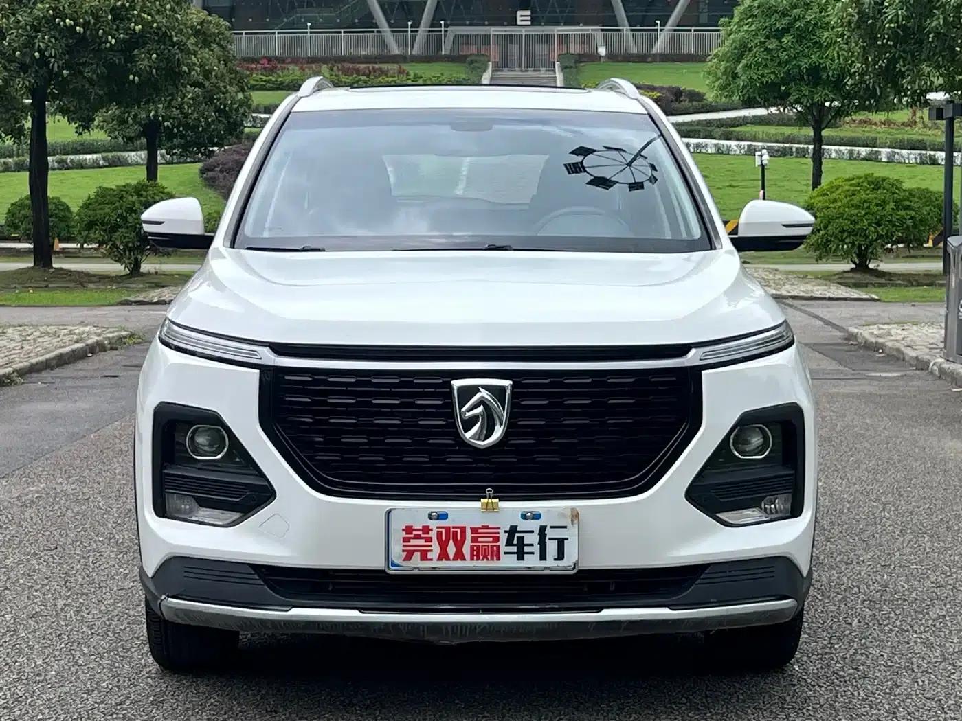 Baojun 530 2020 1.5T CVT Premium Connected Edition 5-seater — миниатюра 2