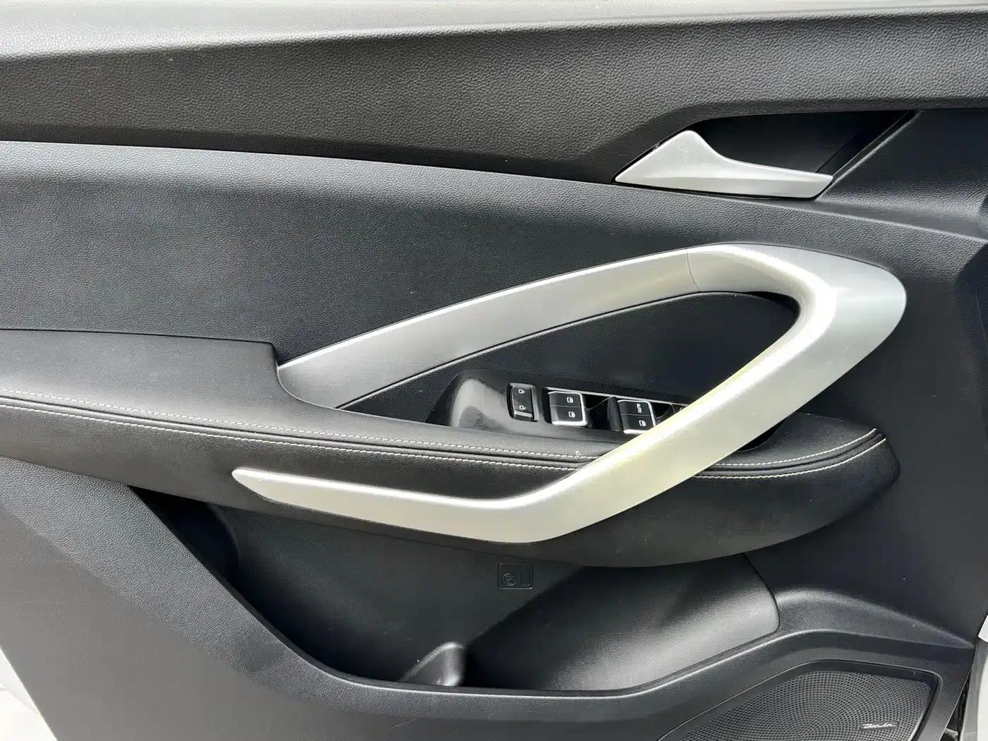 Baojun 530 2020 1.5T CVT Premium Connected Edition 5-seater — миниатюра 14