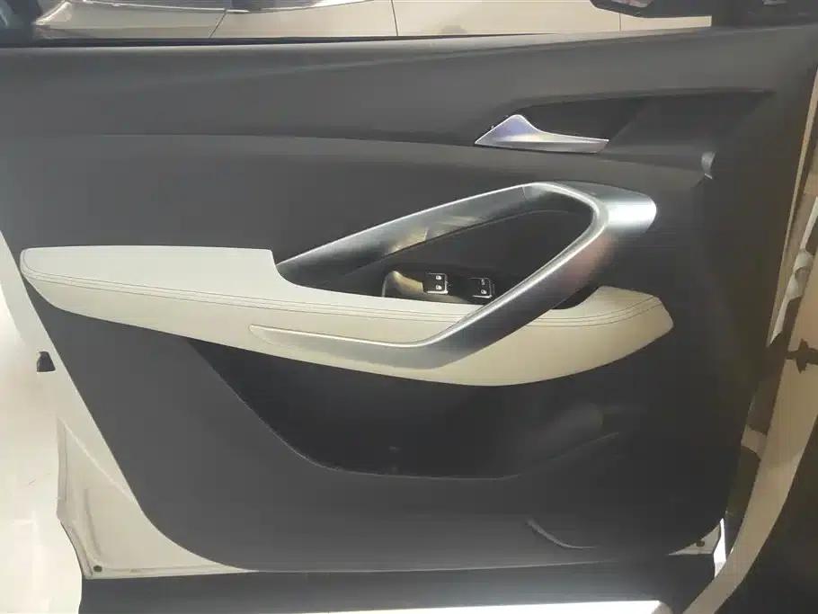 Baojun 530 2019 1.5T CVT Luxury 7-seater National V emission standard — миниатюра 7