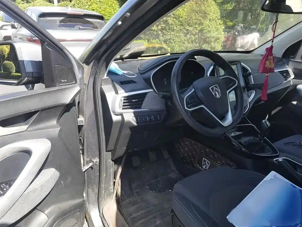 Baojun 530 2021 Global Car Anniversary Edition 1.5T Manual Comfort 7-Seater — миниатюра 14