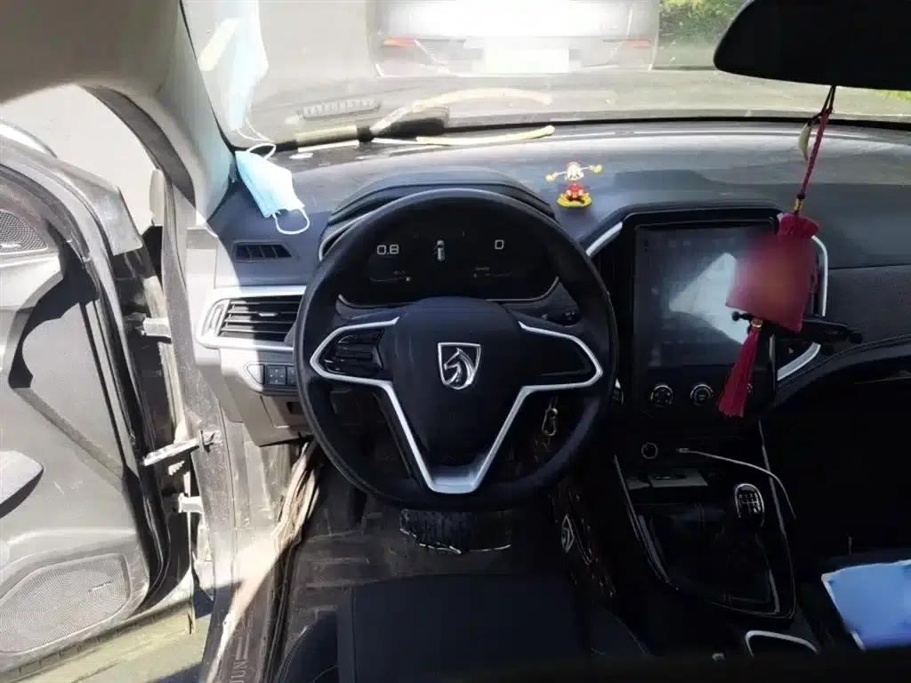 Baojun 530 2021 Global Car Anniversary Edition 1.5T Manual Comfort 7-Seater — миниатюра 3