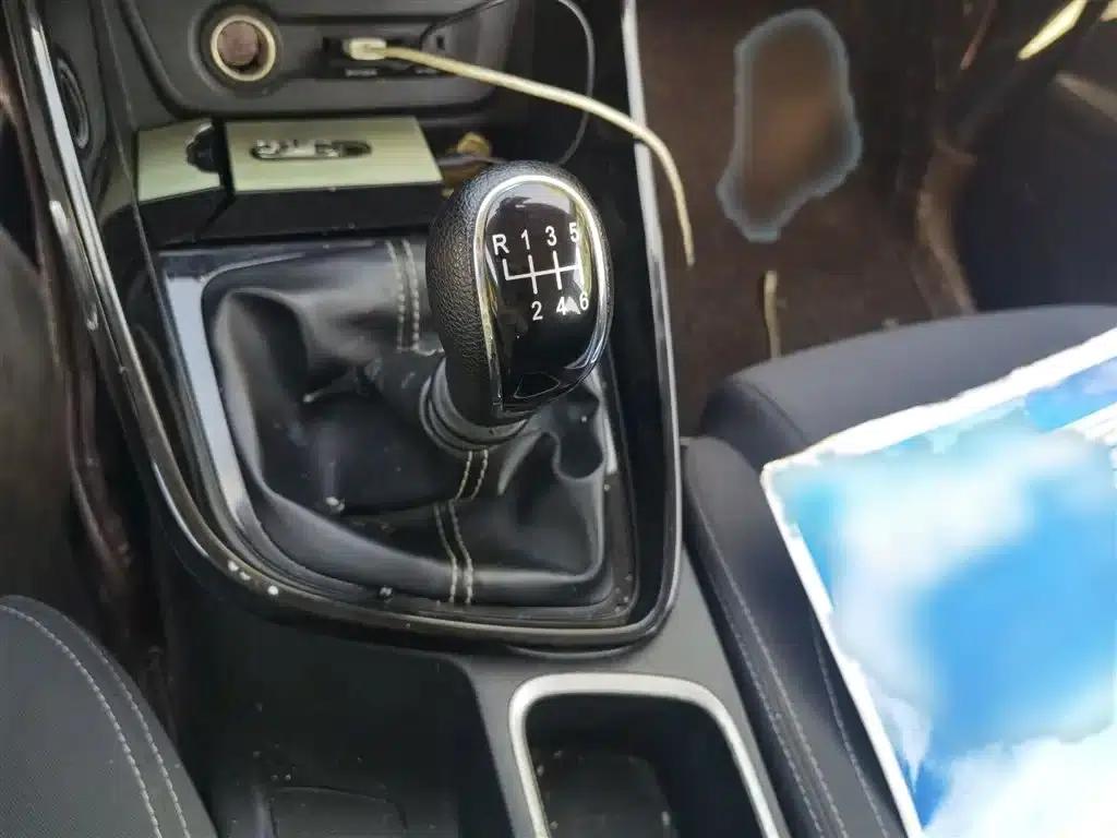 Baojun 530 2021 Global Car Anniversary Edition 1.5T Manual Comfort 7-Seater — миниатюра 7