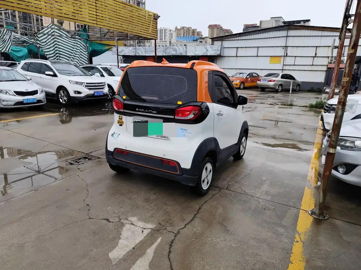 Baojun E100 2019 Model 250KM Smart Edition — миниатюра 3