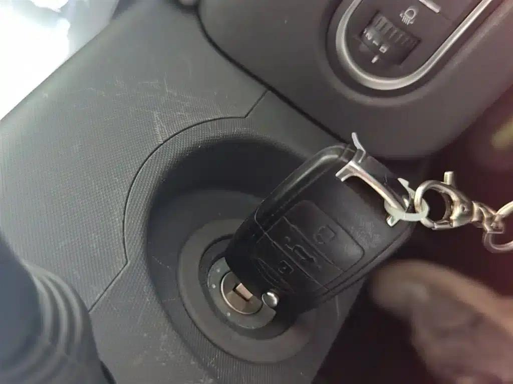 Baojun E100 2020 Model 305KM Smart Edition — миниатюра 9