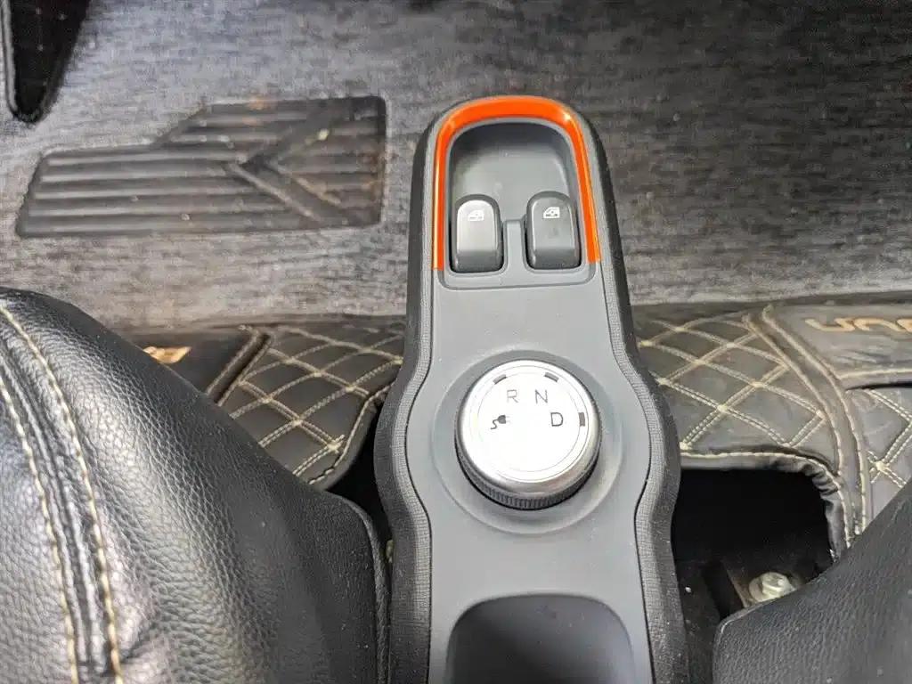 Baojun E100 2019 Model 250KM Smart Edition — миниатюра 11