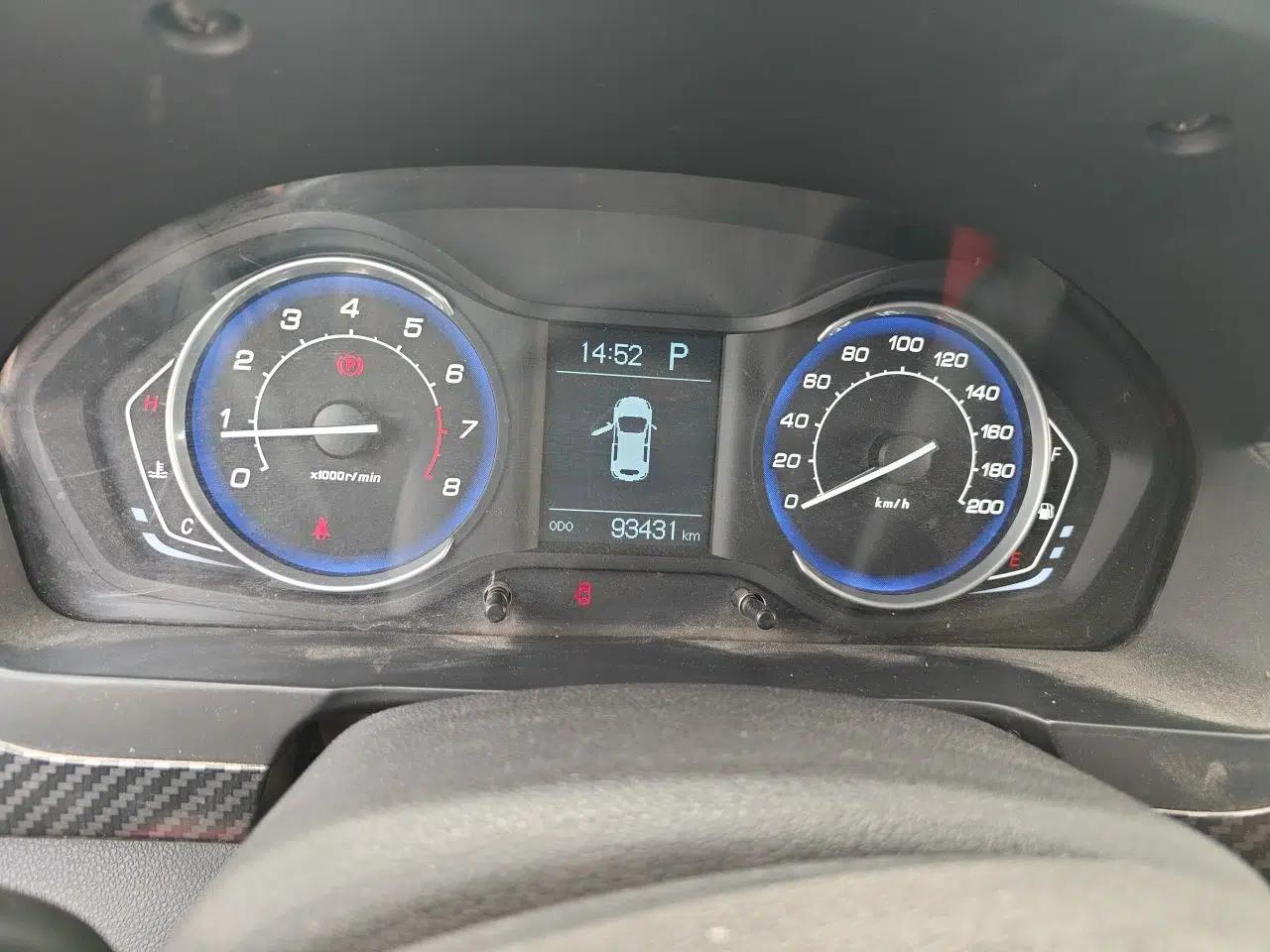 BAIC Senova X25 2015 1.5L Automatic Elite Model — миниатюра 13