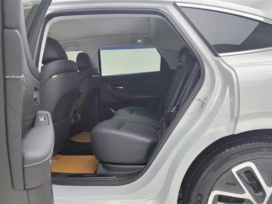 Baojun Enjoy 2025 Plug-in Hybrid 140km/h Special Edition — миниатюра 11