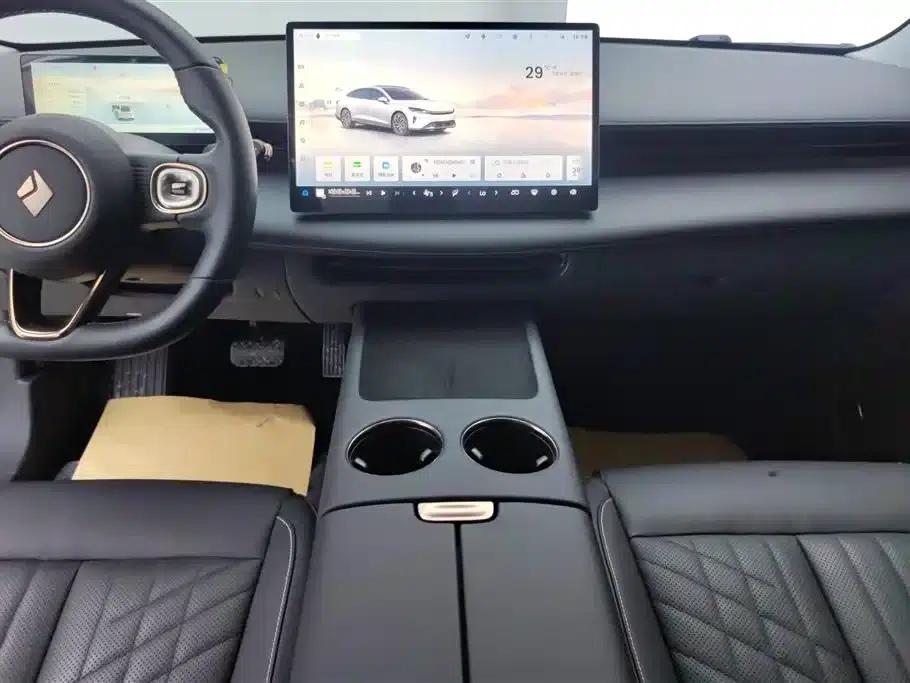 Baojun Enjoy 2025 Plug-in Hybrid 140km/h Special Edition — миниатюра 13