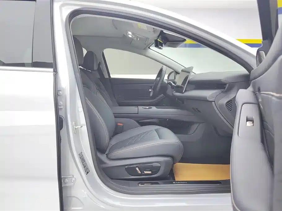 Baojun Enjoy 2025 Plug-in Hybrid 140km/h Special Edition — миниатюра 8