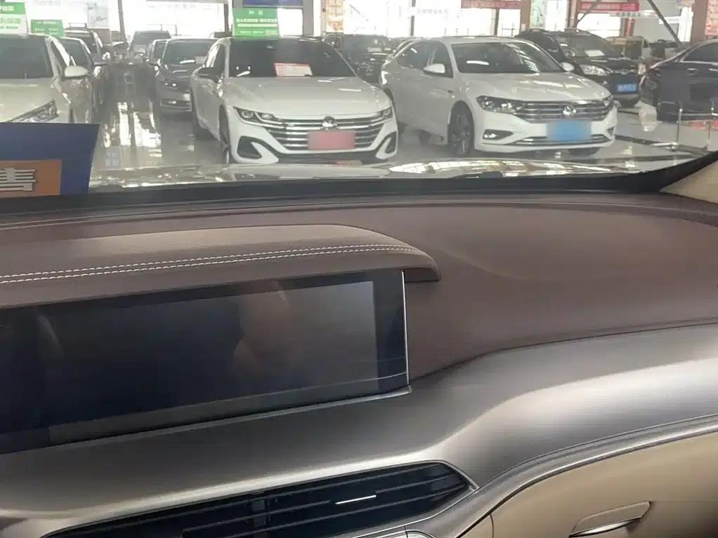 Bestune T77 2023 1.5T Automatic Luxury Edition — миниатюра 15