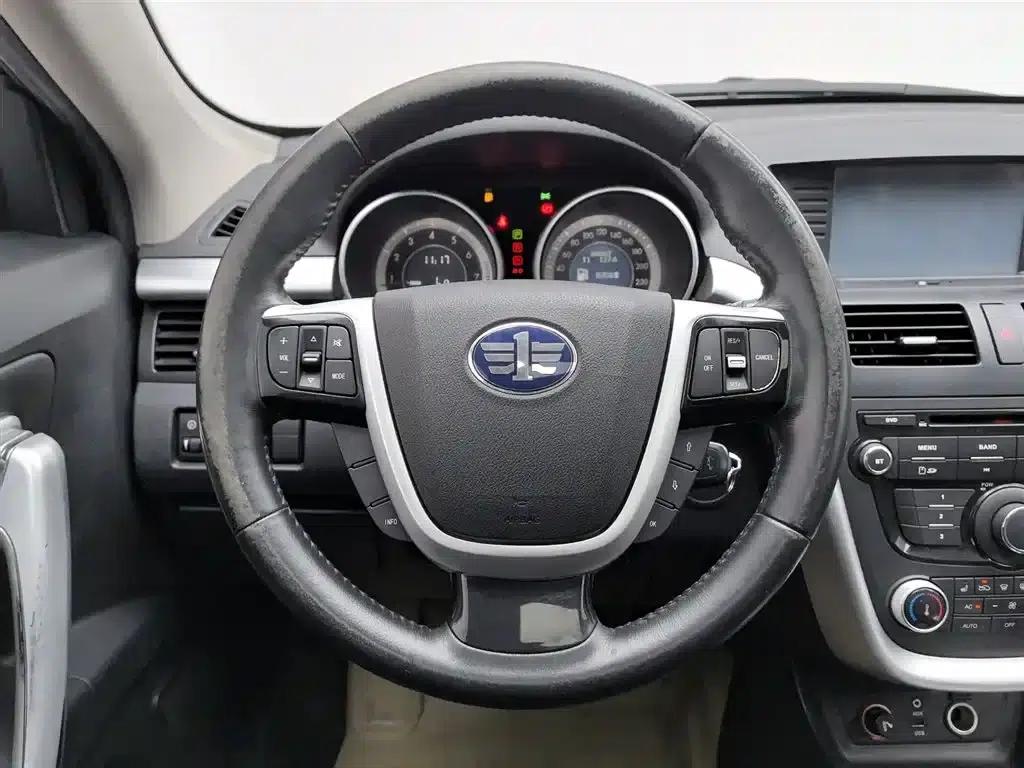 Besturn X80 2013 2.0L Automatic Luxury Edition — миниатюра 11