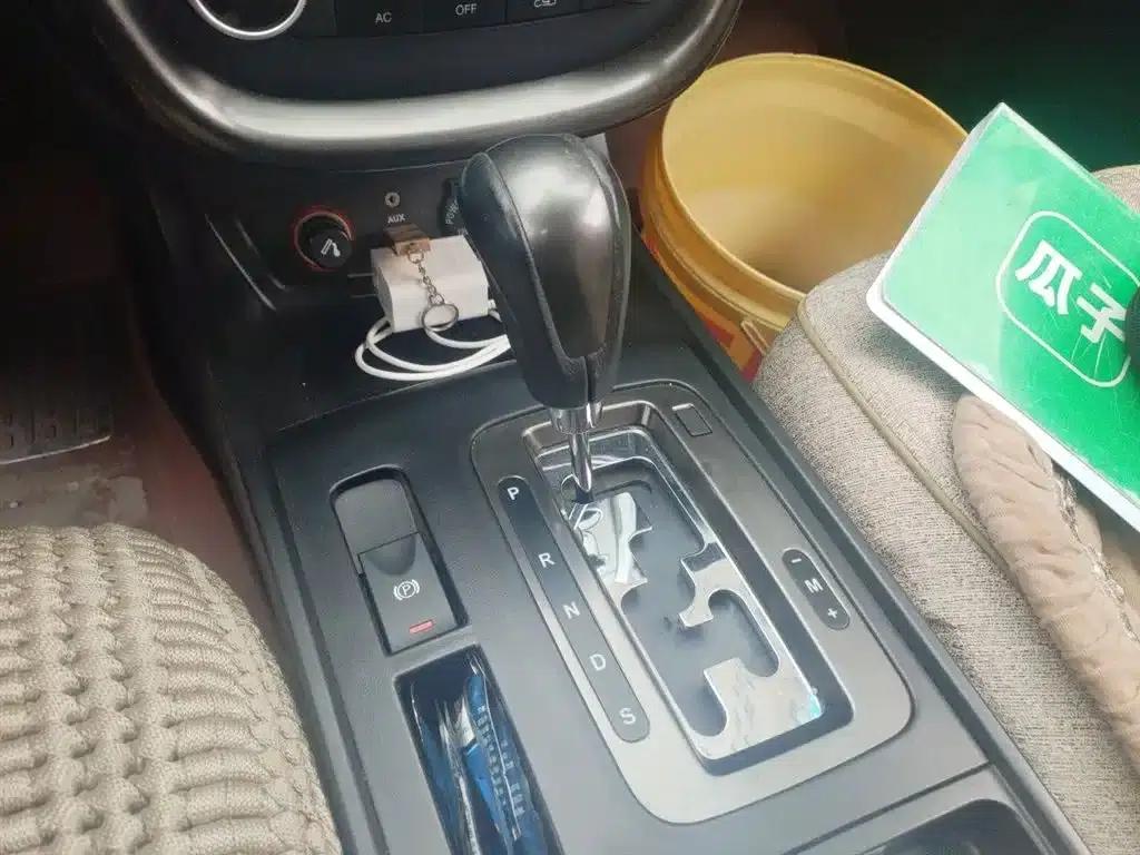 Besturn X80 2015 2.0L Automatic Comfort Anniversary Edition — миниатюра 11