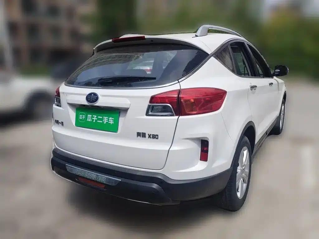 Besturn X80 2015 2.0L Automatic Comfort Anniversary Edition — миниатюра 5