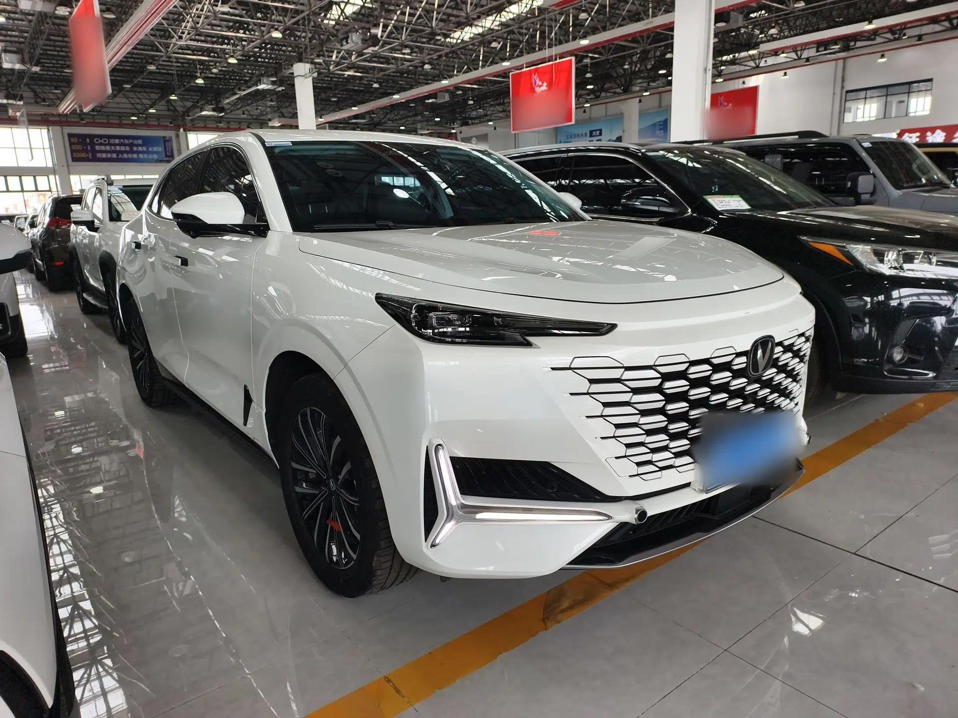 CHANGAN UNI-K 2023 2.0T Two-Wheel Drive Enjoyment Version — миниатюра 3