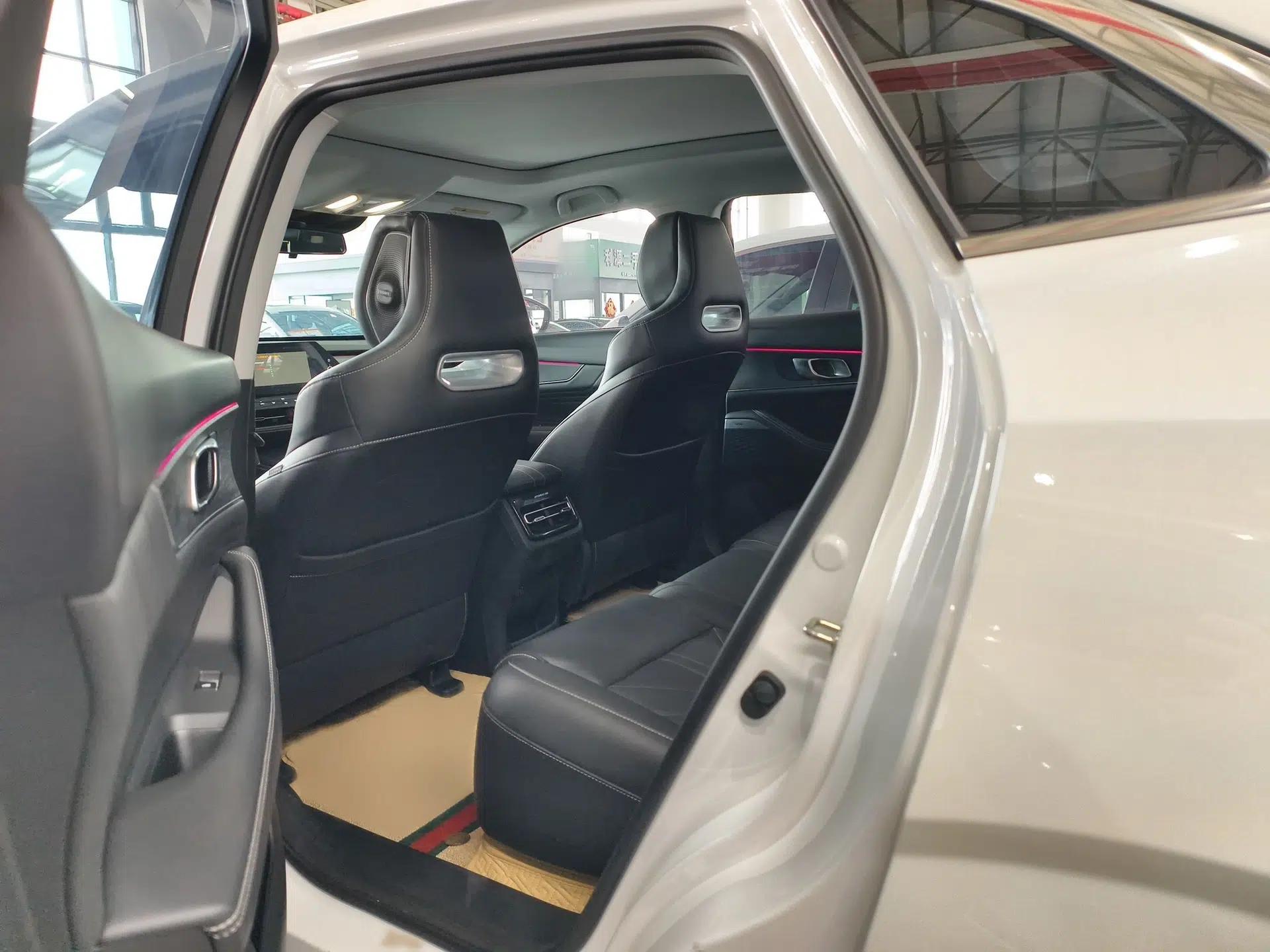 CHANGAN UNI-K 2023 2.0T Two-Wheel Drive Enjoyment Version — миниатюра 8