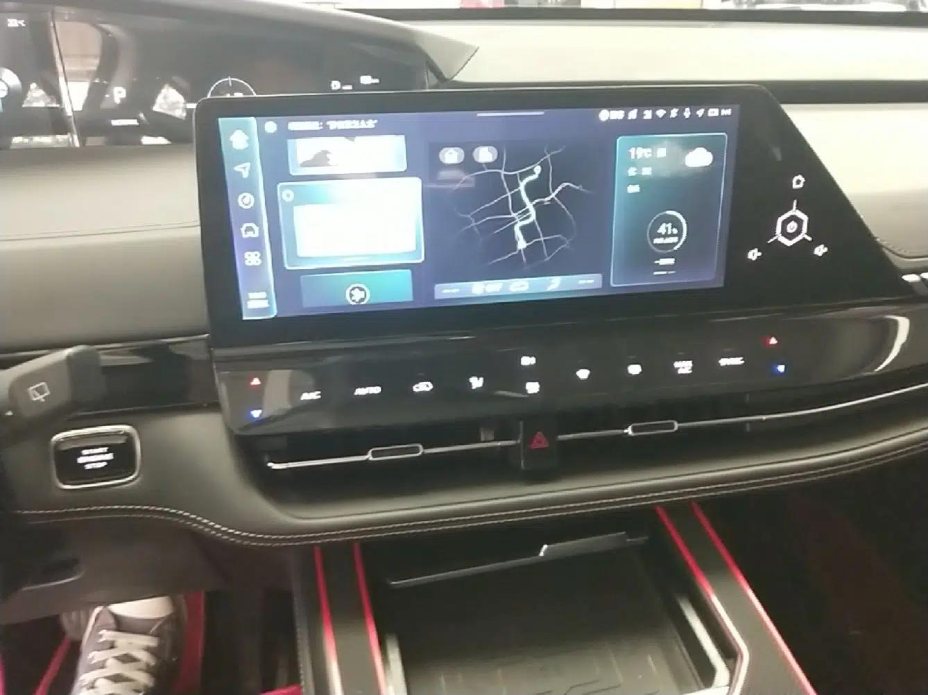 CHANGAN UNI-K 2023 2.0T Two-Wheel Drive YueShang Trim — миниатюра 16