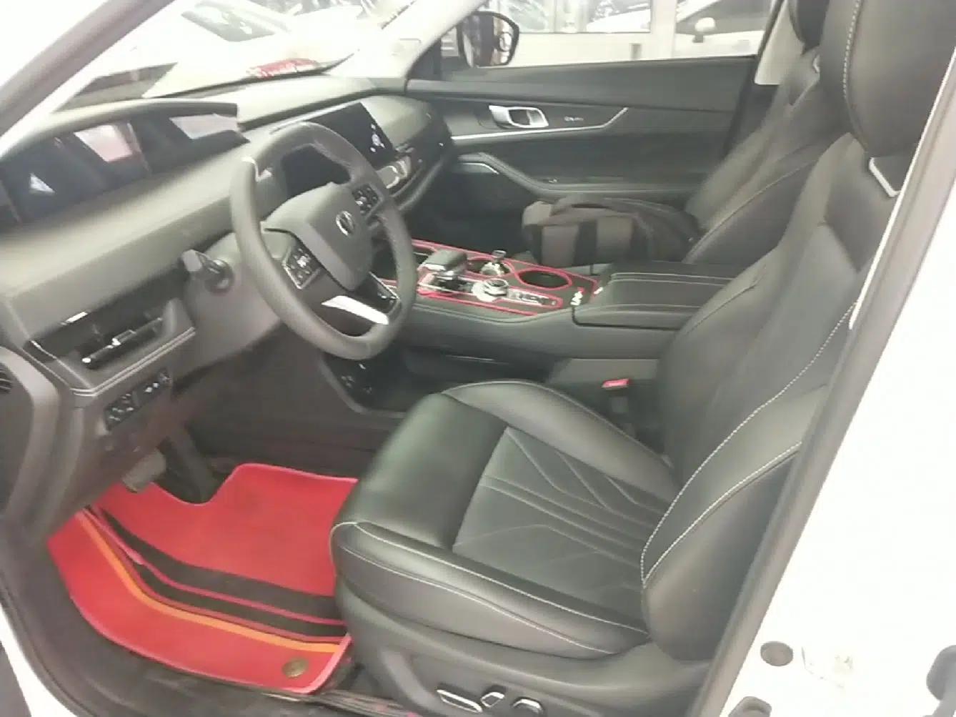 CHANGAN UNI-K 2023 2.0T Two-Wheel Drive YueShang Trim — миниатюра 18
