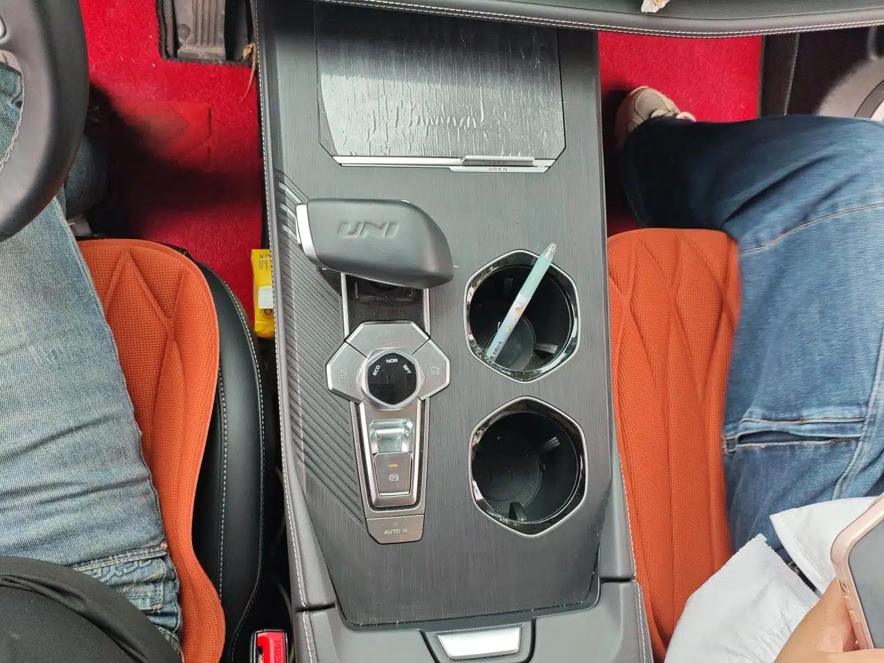 CHANGAN UNI-K 2024 2.0T Two-Wheel Drive YueShang Trim — миниатюра 15