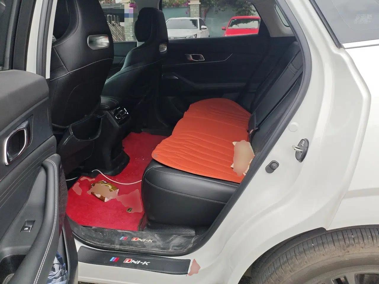 CHANGAN UNI-K 2024 2.0T Two-Wheel Drive YueShang Trim — миниатюра 18