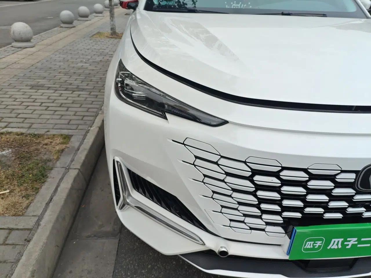 CHANGAN UNI-K 2024 2.0T Two-Wheel Drive YueShang Trim — миниатюра 7