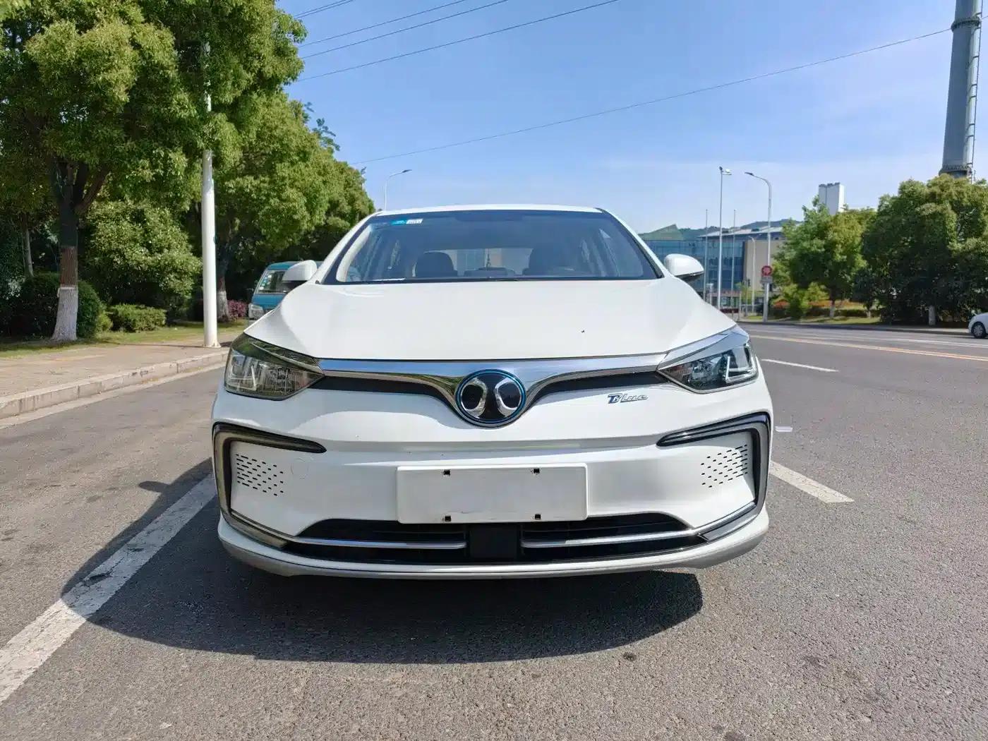 Beijing EU5 2018 R500 Smart Wind Edition — миниатюра 2
