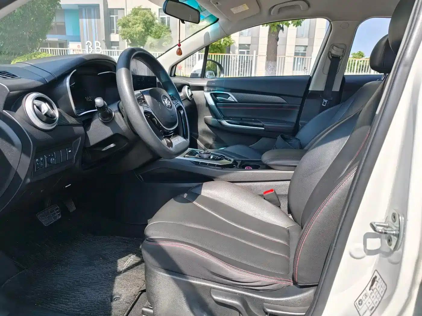 Beijing EU5 2018 R500 Smart Wind Edition — миниатюра 5