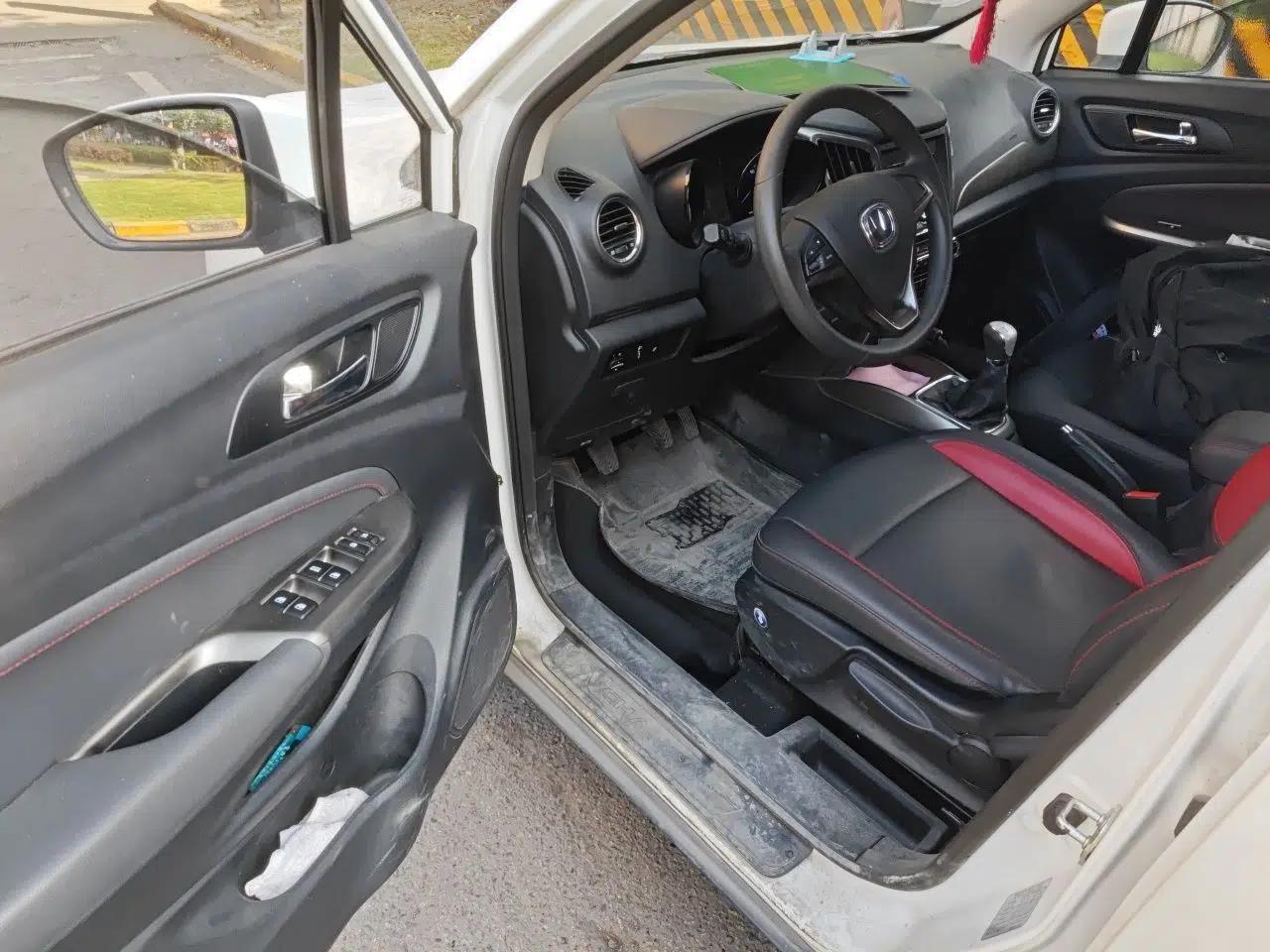 CHANGAN CS15 2016 1.5L Manual Fashion Edition — миниатюра 13