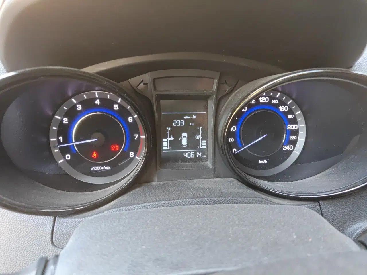 CHANGAN CS15 2016 1.5L Manual Fashion Edition — миниатюра 8
