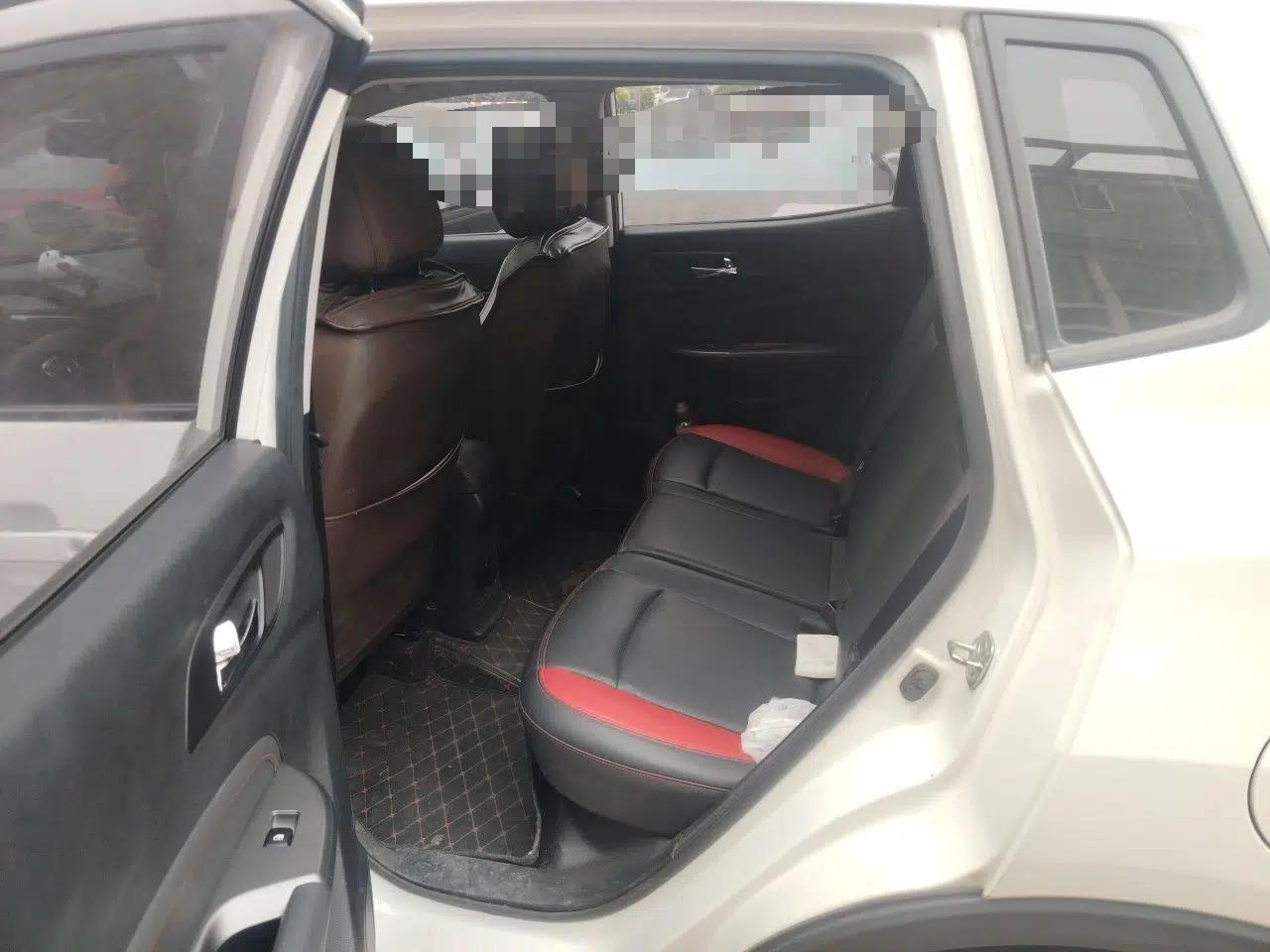 CHANGAN CS15 2017 1.5L Automatic Luxury Model with Sunroof — миниатюра 18