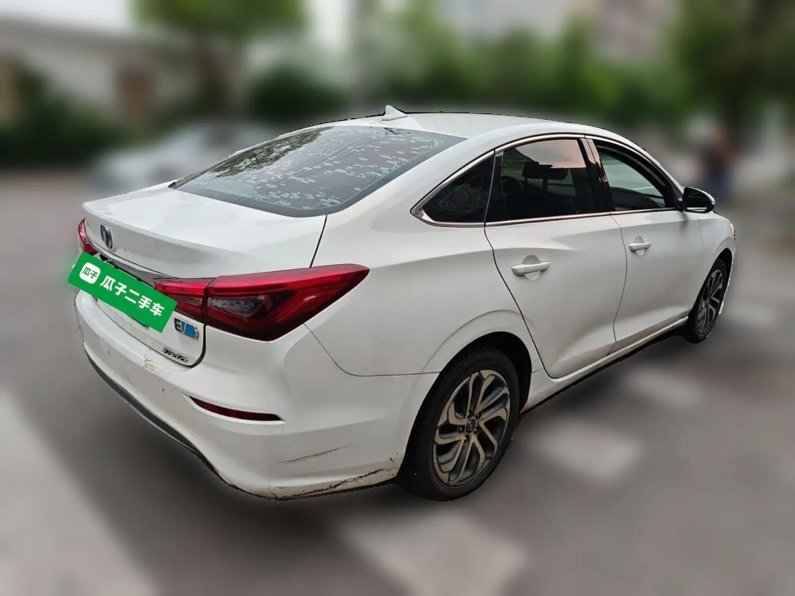CHANGAN Eado New Energy 2019 EV460 Smart Edition — миниатюра 6