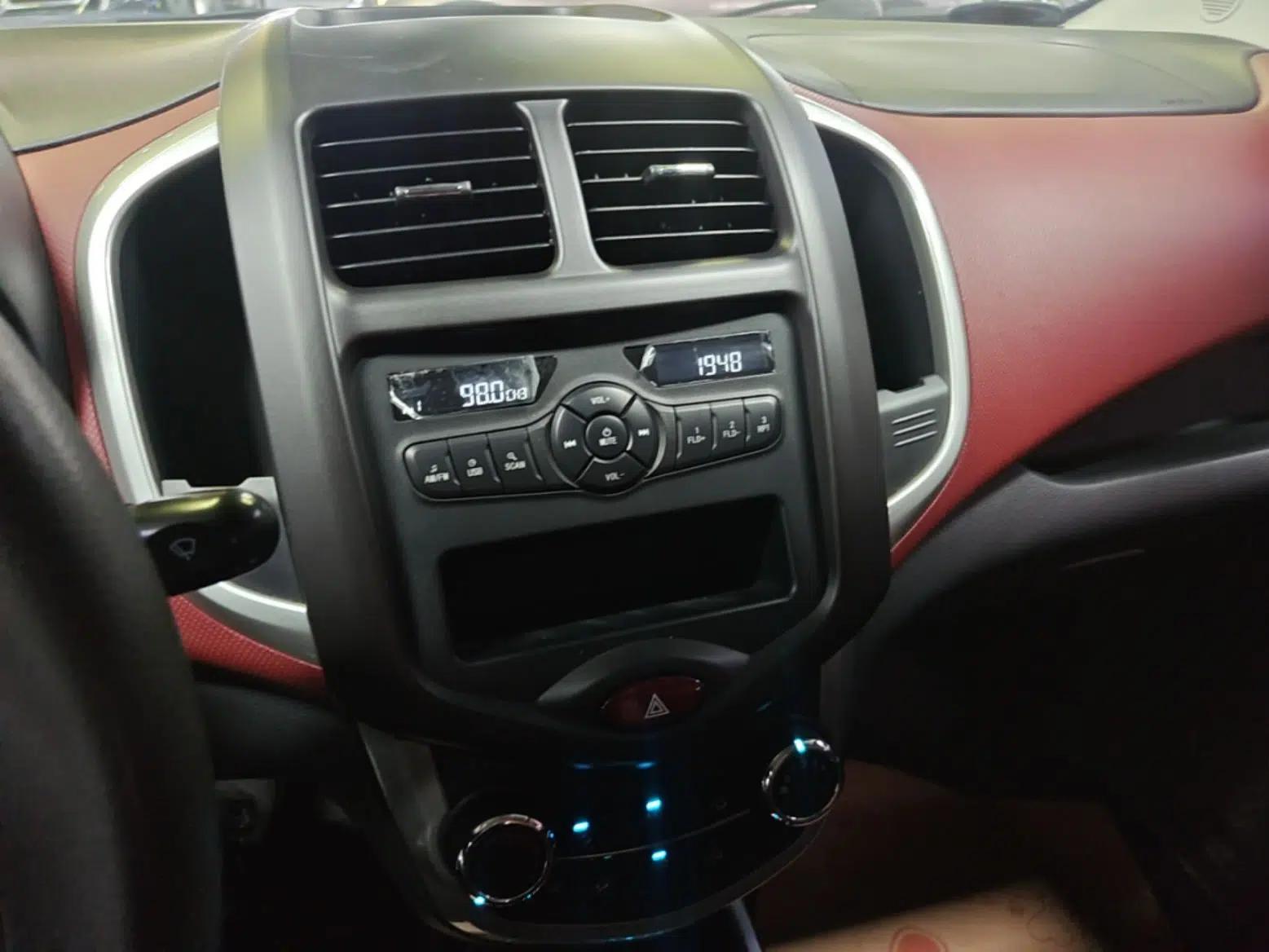 CHANGAN Benni 2015 1.4L IMT Luxury Model China V Standard — миниатюра 16
