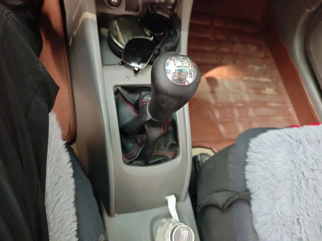 CHANGAN Alsvin 2012 Sedan 1.5L Manual Luxury Model — миниатюра 15