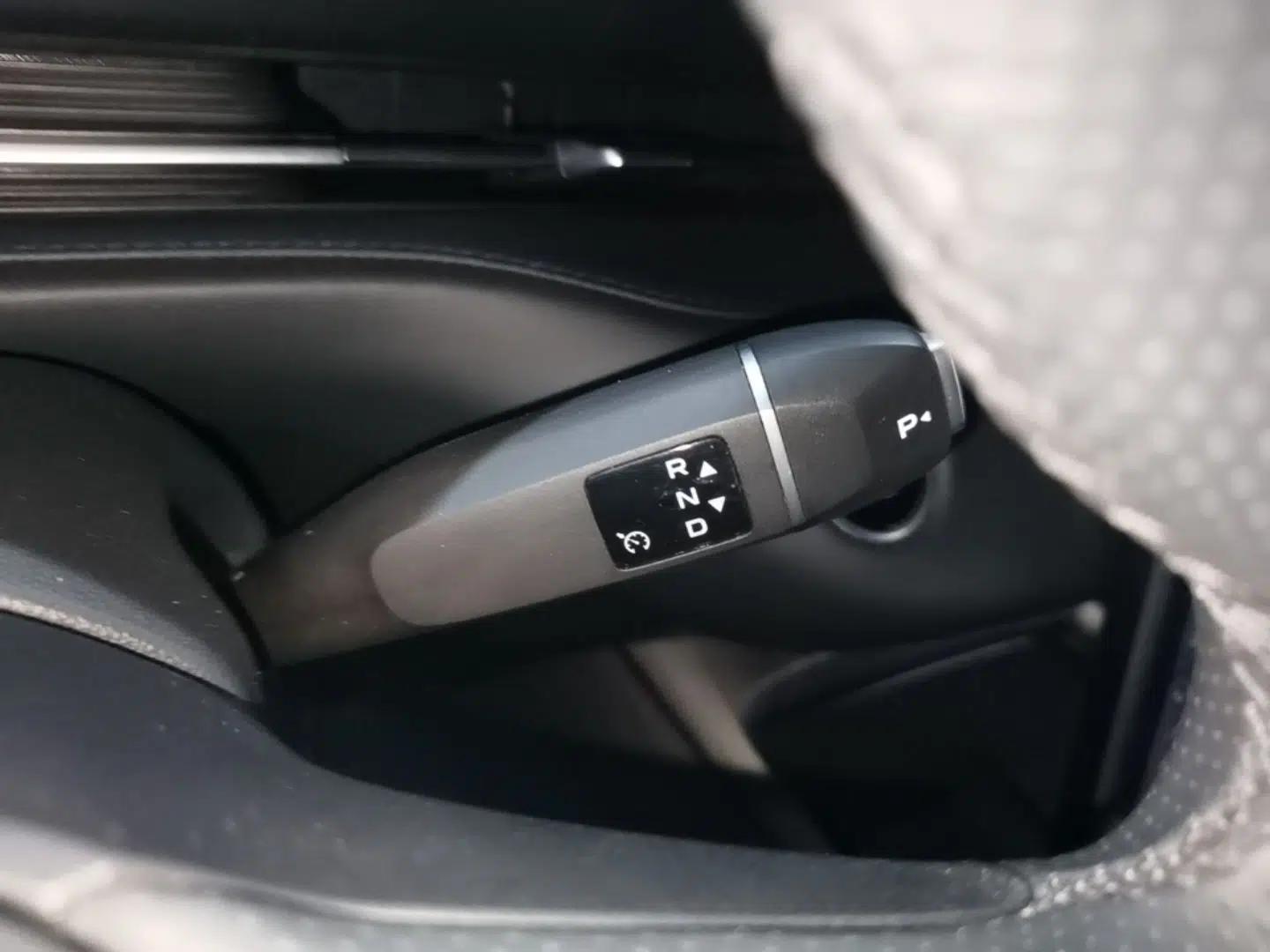 CHANGAN Eado PHEV 2025 Smart New Blue Whale 145KM Battleship Edition — миниатюра 17