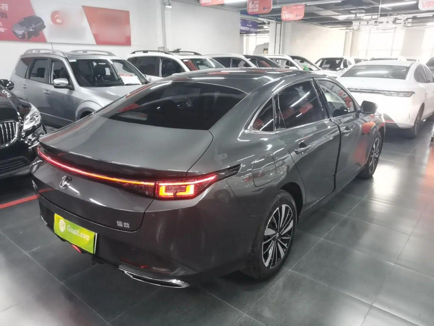CHANGAN Eado PHEV 2025 Smart New Blue Whale 145KM Battleship Edition — миниатюра 6